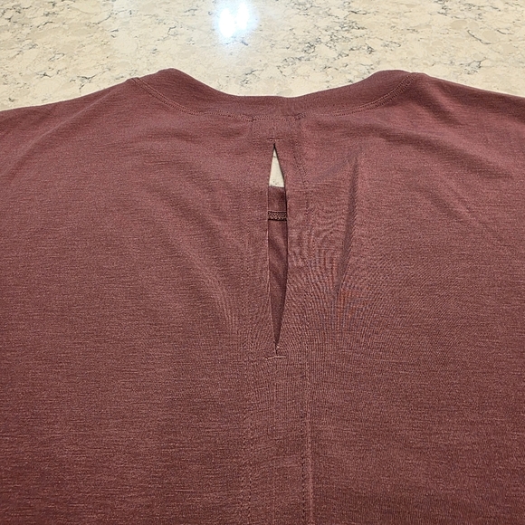 Athleta Studio Practice Muscle Tee Cap Sleeve Back Vent Size Small - Picture 12 of 13